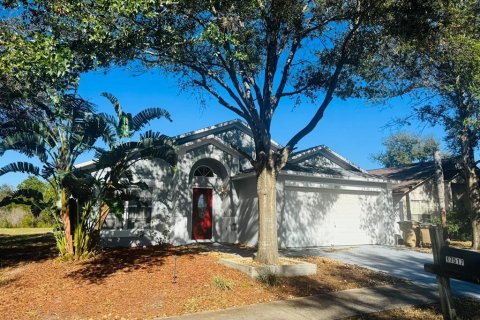 House in Clermont, Florida 5 bedrooms, 155.15 sq.m. № 1683100 - photo 1