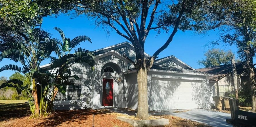 House in Clermont, Florida 5 bedrooms, 155.15 sq.m. № 1683100