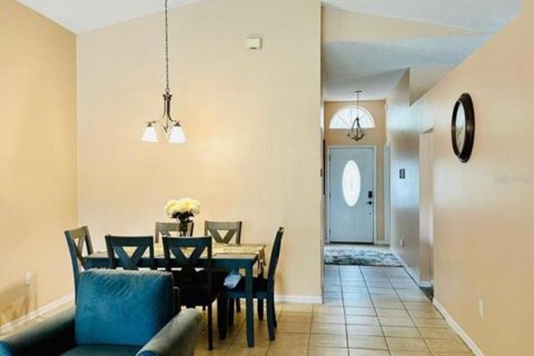 House in Clermont, Florida 5 bedrooms, 155.15 sq.m. № 1683100 - photo 16