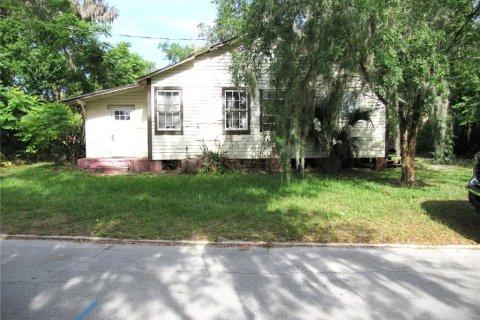 House in Crescent City, Florida 2 bedrooms, 122.63 sq.m. № 2132472
