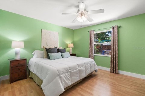 House in Gainesville, Florida 4 bedrooms, 195.28 sq.m. № 1887064 - photo 14