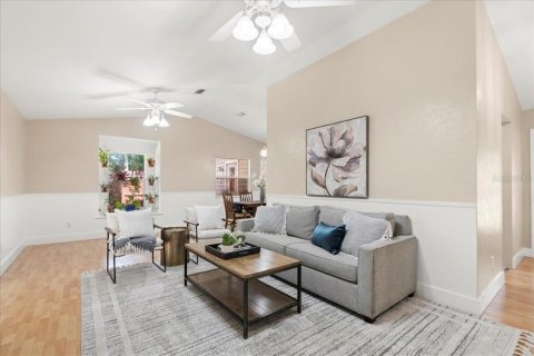 House in Gainesville, Florida 4 bedrooms, 195.28 sq.m. № 1887064 - photo 5