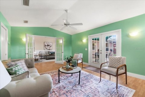House in Gainesville, Florida 4 bedrooms, 195.28 sq.m. № 1887064 - photo 8