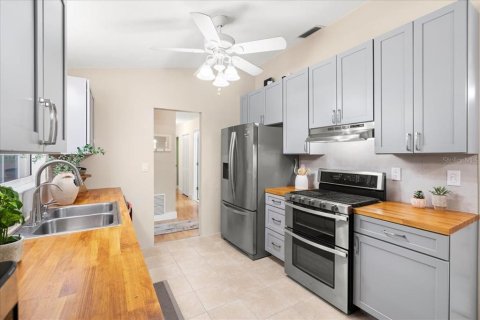 House in Gainesville, Florida 4 bedrooms, 195.28 sq.m. № 1887064 - photo 12
