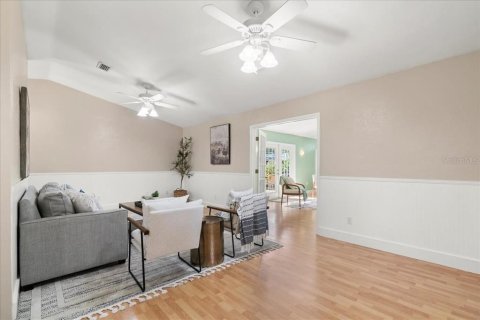 House in Gainesville, Florida 4 bedrooms, 195.28 sq.m. № 1887064 - photo 6