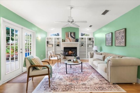 House in Gainesville, Florida 4 bedrooms, 195.28 sq.m. № 1887064 - photo 7
