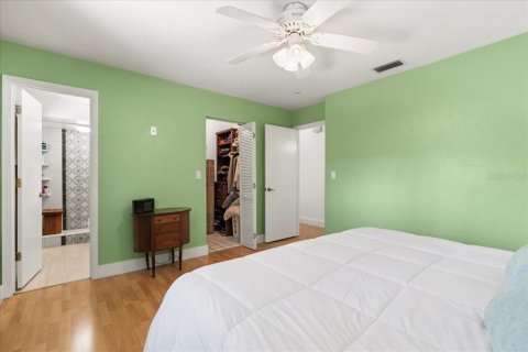 House in Gainesville, Florida 4 bedrooms, 195.28 sq.m. № 1887064 - photo 16