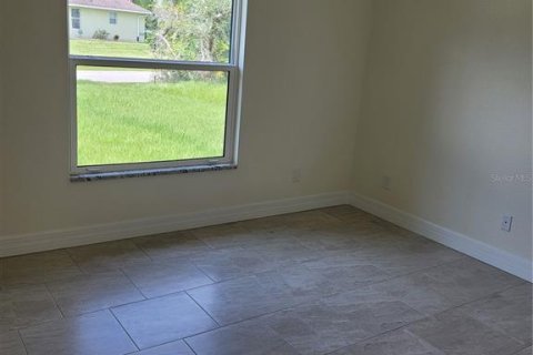 Casa en alquiler en North Port, Florida, 3 dormitorios, 155.15 m2 № 1915796 - foto 13