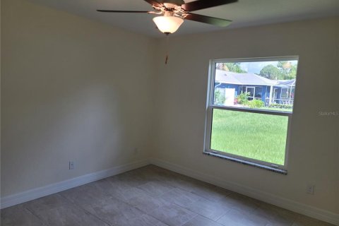 Casa en alquiler en North Port, Florida, 3 dormitorios, 155.15 m2 № 1915796 - foto 11