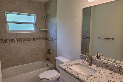 Casa en alquiler en North Port, Florida, 3 dormitorios, 155.15 m2 № 1915796 - foto 12