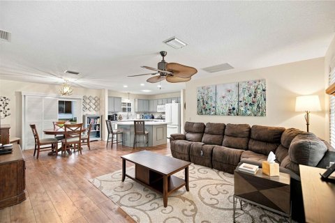 Villa ou maison à vendre à The Villages, Floride: 3 chambres, 129.32 m2 № 2324495 - photo 8