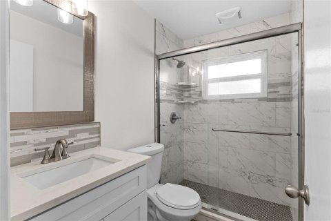Condo in Sun City Center, Florida, 2 bedrooms № 2143802 - photo 14