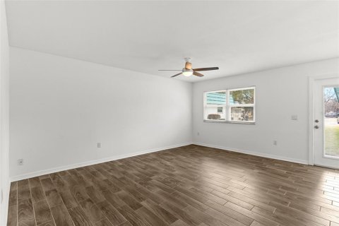 Condo in Sun City Center, Florida, 2 bedrooms № 2143802 - photo 5