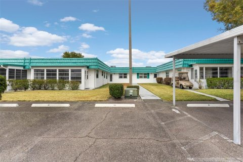 Condo in Sun City Center, Florida, 2 bedrooms № 2143802 - photo 28