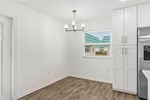 Condo in Sun City Center, Florida, 2 bedrooms № 2143802 - photo 13