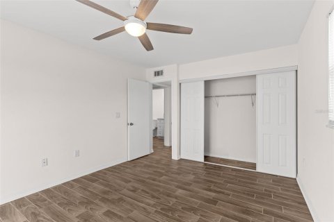 Condo in Sun City Center, Florida, 2 bedrooms № 2143802 - photo 16