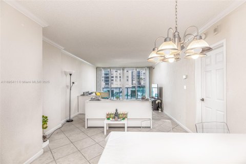 Condominio en venta en Hollywood, Florida, 1 dormitorio, 77.57 m2 № 1956329 - foto 17
