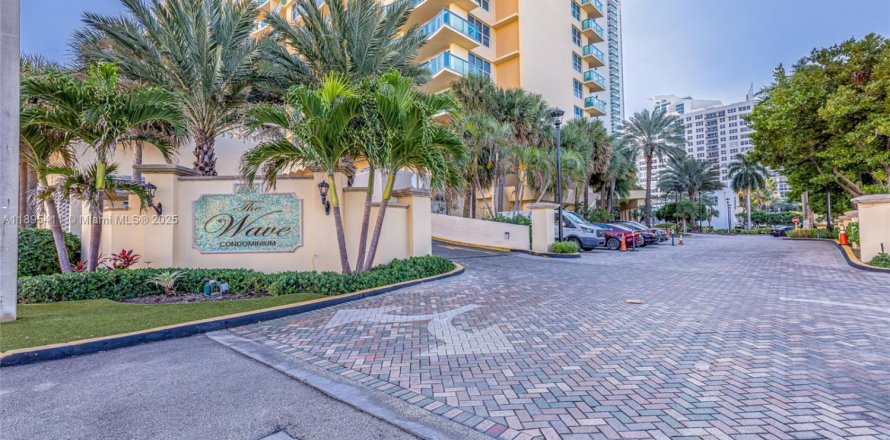 Condominio en Hollywood, Florida, 1 dormitorio  № 1956329