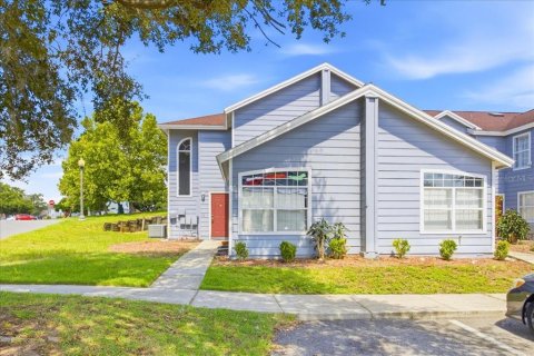 Townhouse in Davenport, Florida 3 bedrooms, 162.39 sq.m. № 2360645