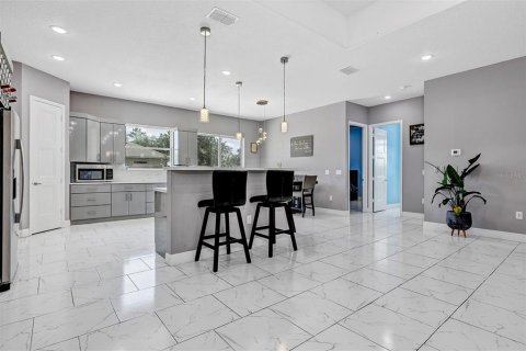 House in Ocala, Florida 4 bedrooms, 305.28 sq.m. № 2210215 - photo 9