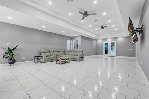 House in Ocala, Florida 4 bedrooms, 305.28 sq.m. № 2210215 - photo 7
