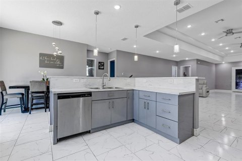 House in Ocala, Florida 4 bedrooms, 305.28 sq.m. № 2210215 - photo 13