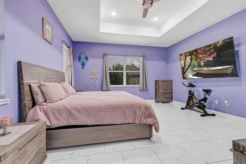 House in Ocala, Florida 4 bedrooms, 305.28 sq.m. № 2210215 - photo 20