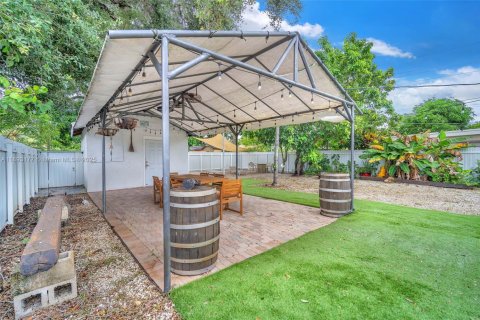 House in North Miami Beach, Florida 2 bedrooms, 85.84 sq.m. № 1946793 - photo 21