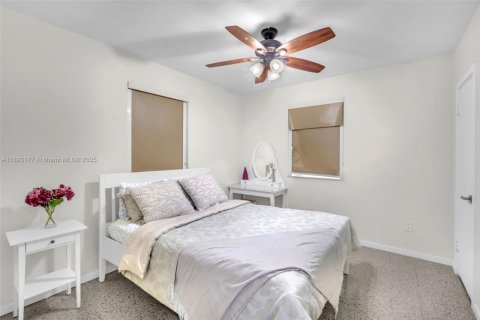 House in North Miami Beach, Florida 2 bedrooms, 85.84 sq.m. № 1946793 - photo 7