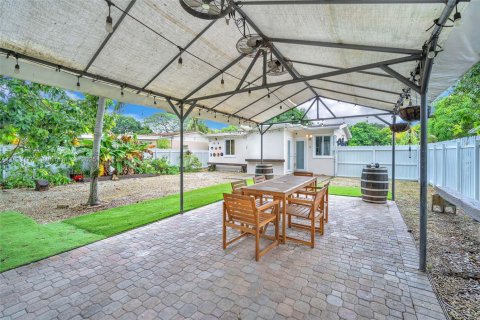 House in North Miami Beach, Florida 2 bedrooms, 85.84 sq.m. № 1946793 - photo 19