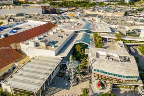 House in North Miami Beach, Florida 2 bedrooms, 85.84 sq.m. № 1946793 - photo 28