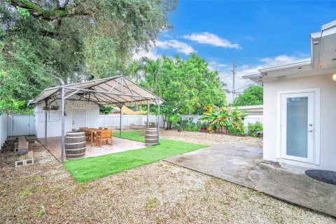 House in North Miami Beach, Florida 2 bedrooms, 85.84 sq.m. № 1946793 - photo 16