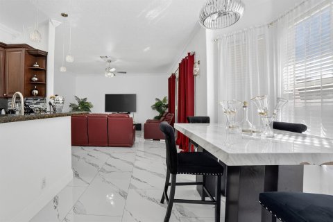 Villa ou maison à vendre à Coral Springs, Floride: 6 chambres, 368.54 m2 № 2082303 - photo 15
