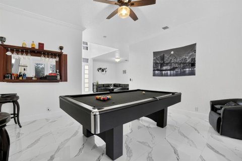 Villa ou maison à vendre à Coral Springs, Floride: 6 chambres, 368.54 m2 № 2082303 - photo 10