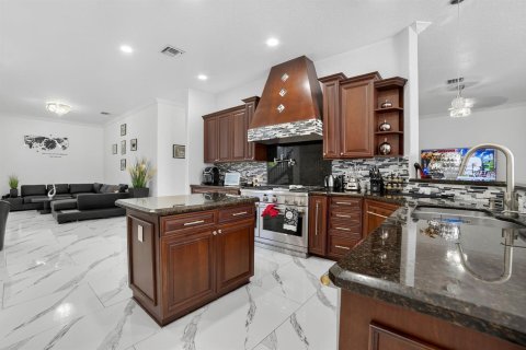 Villa ou maison à vendre à Coral Springs, Floride: 6 chambres, 368.54 m2 № 2082303 - photo 13