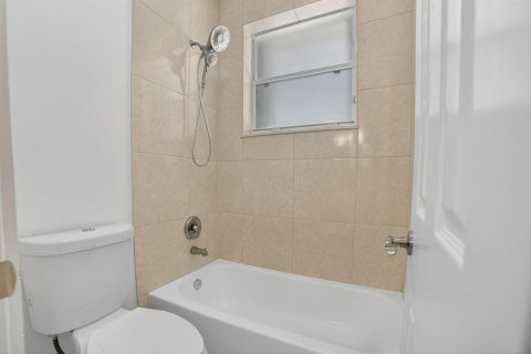 Villa ou maison à vendre à Coral Springs, Floride: 6 chambres, 368.54 m2 № 2082303 - photo 25