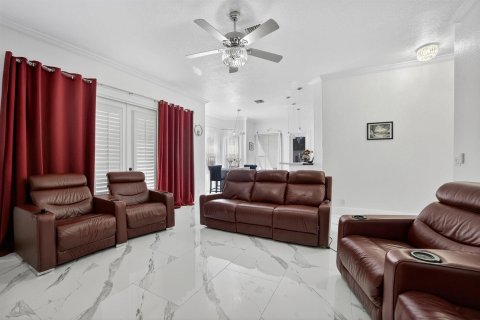 Villa ou maison à vendre à Coral Springs, Floride: 6 chambres, 368.54 m2 № 2082303 - photo 17