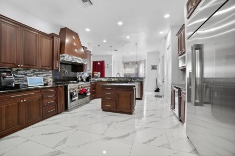 Villa ou maison à vendre à Coral Springs, Floride: 6 chambres, 368.54 m2 № 2082303 - photo 12