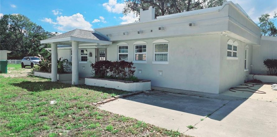 House in Palmetto, Florida 3 bedrooms, 197.42 sq.m. № 1523577