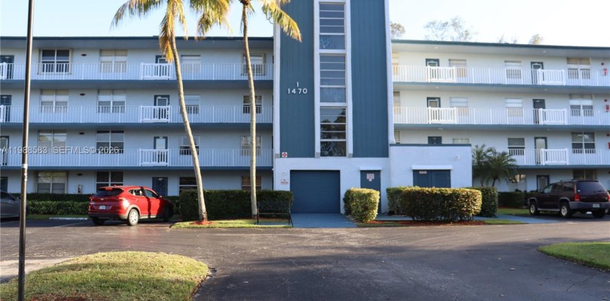 Condo in Margate, Florida, 2 bedrooms № 2051707