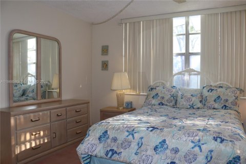 Condo in Margate, Florida, 2 bedrooms № 2051707 - photo 14