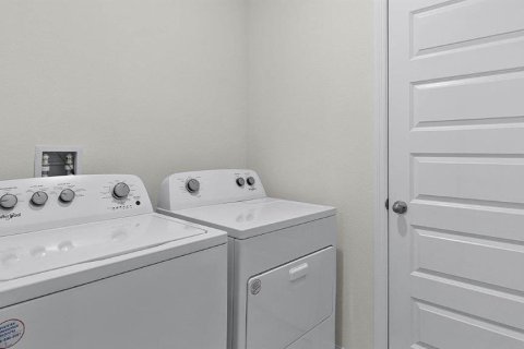 Casa en venta en Haines City, Florida, 5 dormitorios, 192.96 m2 № 1778460 - foto 26