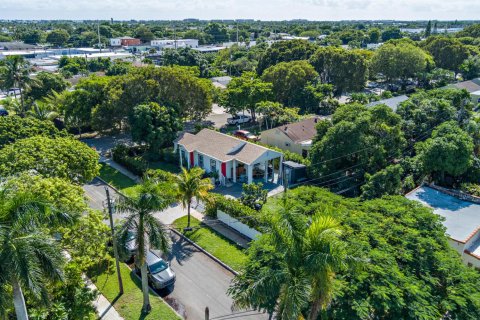 Villa ou maison à vendre à West Palm Beach, Floride: 2 chambres, 79.43 m2 № 2432840 - photo 29