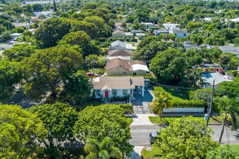 Villa ou maison à vendre à West Palm Beach, Floride: 2 chambres, 79.43 m2 № 2432840 - photo 23