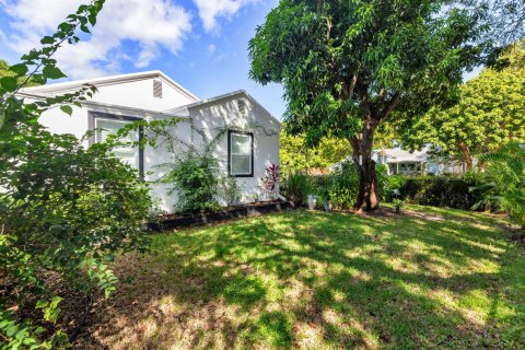 Villa ou maison à vendre à West Palm Beach, Floride: 2 chambres, 79.43 m2 № 2432840 - photo 17