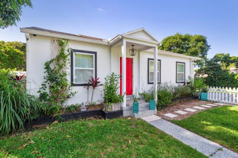 Villa ou maison à vendre à West Palm Beach, Floride: 2 chambres, 79.43 m2 № 2432840 - photo 2
