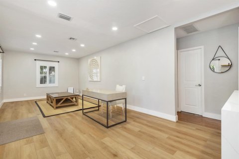 Villa ou maison à vendre à West Palm Beach, Floride: 2 chambres, 79.43 m2 № 2432840 - photo 4