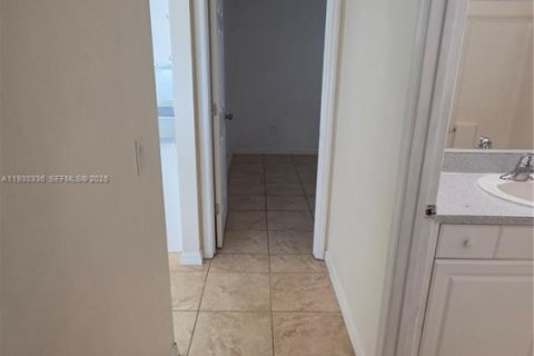 Villa ou maison à louer à Cape Coral, Floride: 3 chambres № 1989157 - photo 18