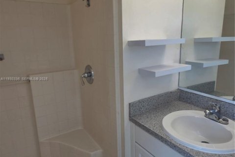 Villa ou maison à louer à Cape Coral, Floride: 3 chambres № 1989157 - photo 6