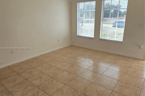 Villa ou maison à louer à Cape Coral, Floride: 3 chambres № 1989157 - photo 20